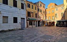Veneziacentopercento La Forcola Apartment, Next To Rialto Bridge